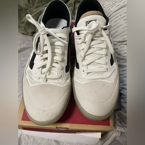 VANS SIZE 8